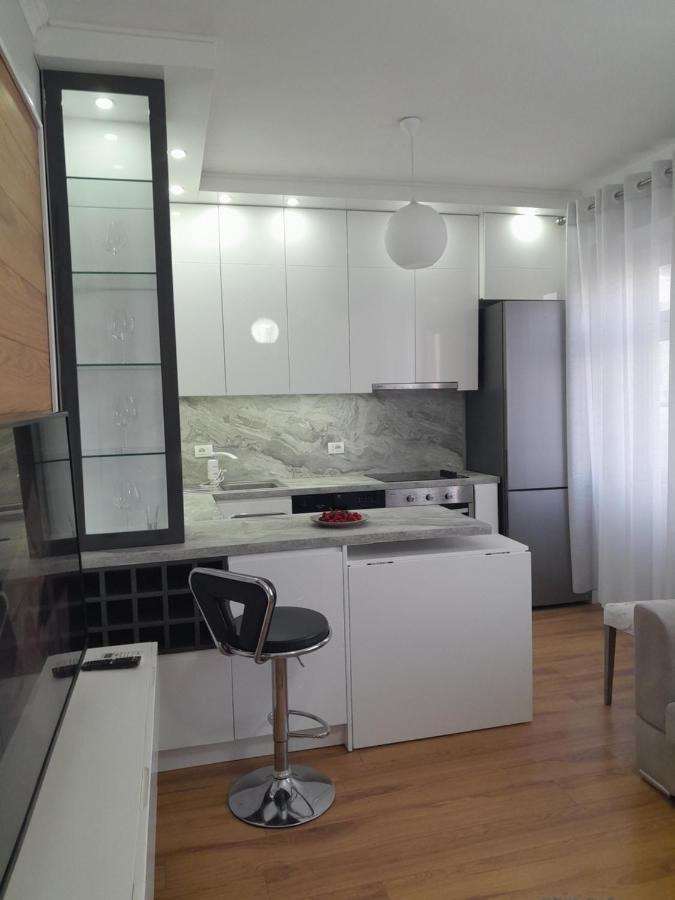 City Center Apartment Niko 04 Tirana Exterior photo