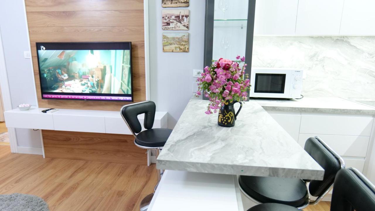 City Center Apartment Niko 04 Tirana Exterior photo