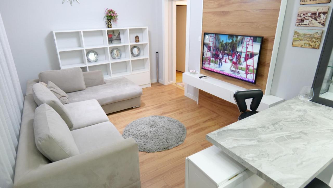 City Center Apartment Niko 04 Tirana Exterior photo